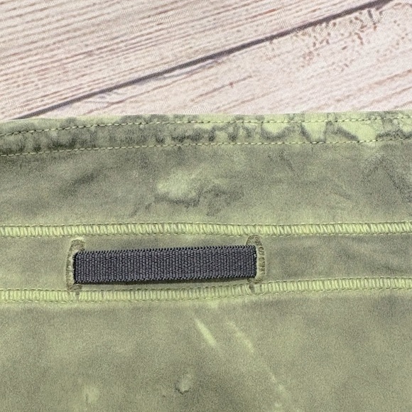 LULULEMON Base Pace High Rise Running Tight Size 12 - Picture 3 of 5